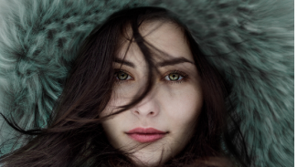 woman with furry winter hood