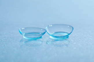 contact lenses for travelling