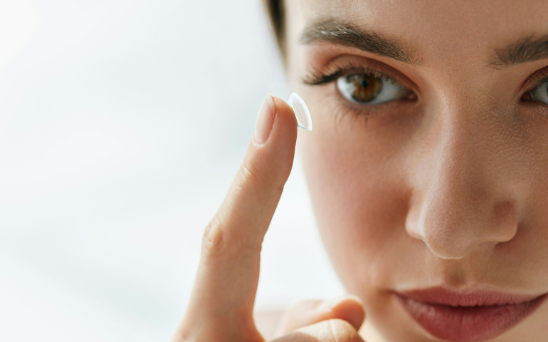 make up and contact lenses